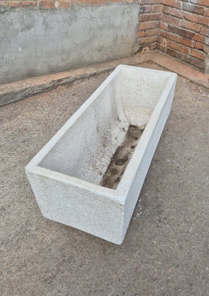 jardinera maceta hormigon 47x32x80 1u